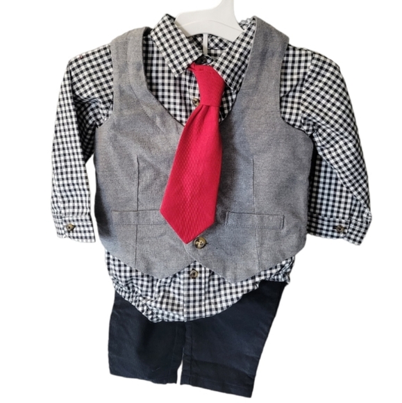 Baby boy dress up outfit - Picture 3 of 7